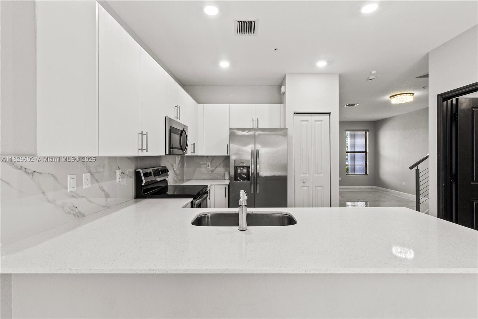 221 SW 159th Way, Pembroke Pines, Florida image 8