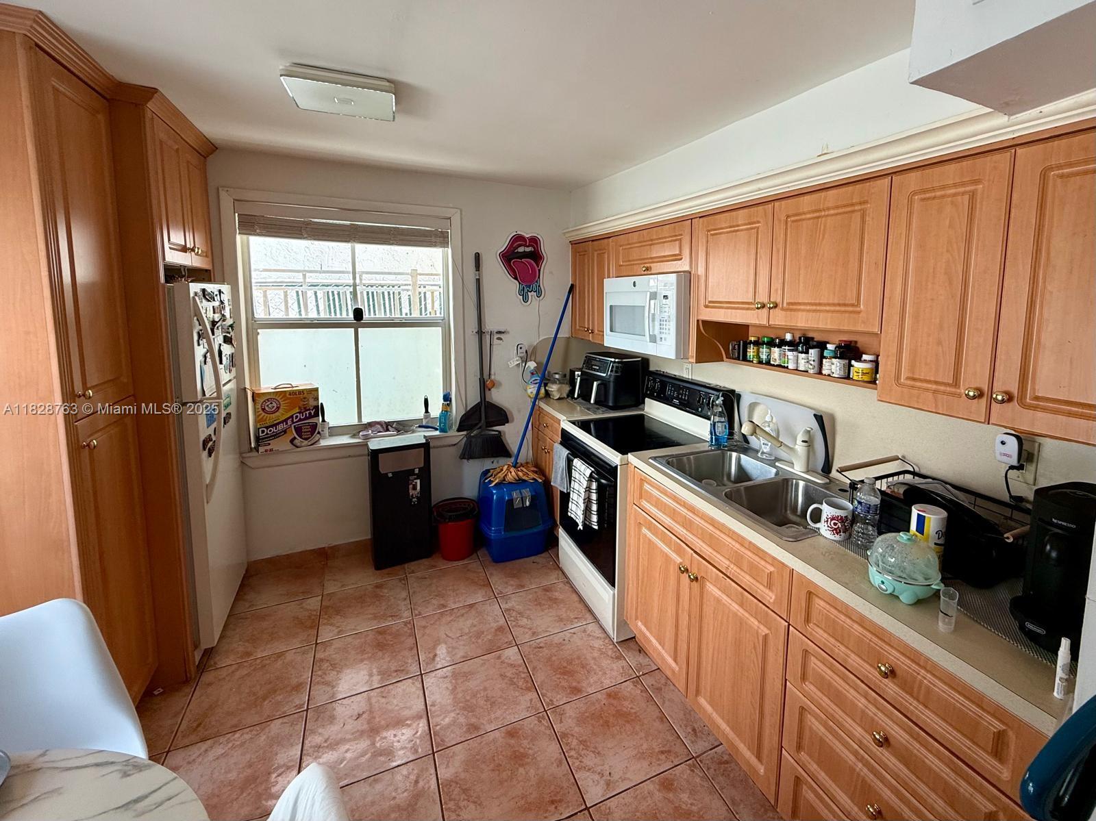 1308 Drexel Ave #109, Miami Beach, Florida image 3