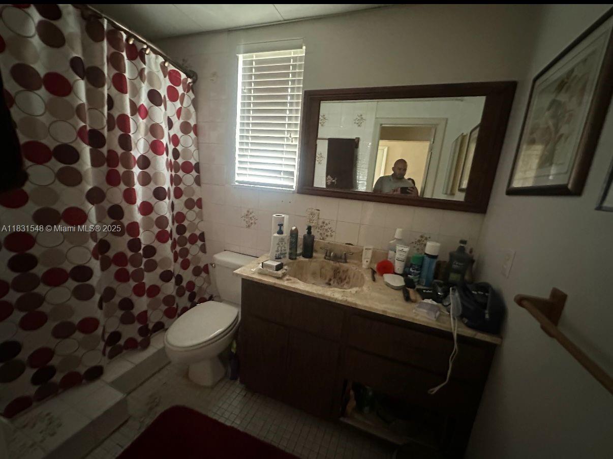 6641 Perry St, Hollywood, Florida image 2