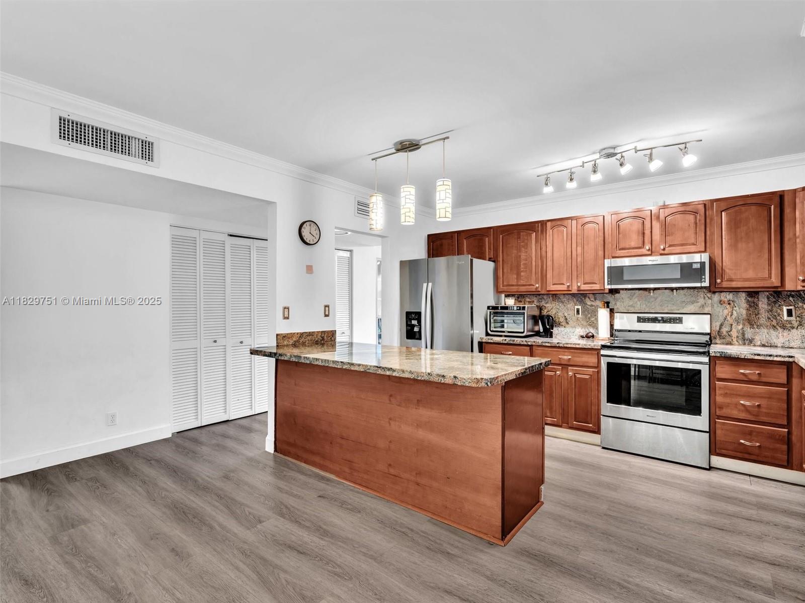 20381 NE 30th Ave #208-7, Aventura, Florida image 2