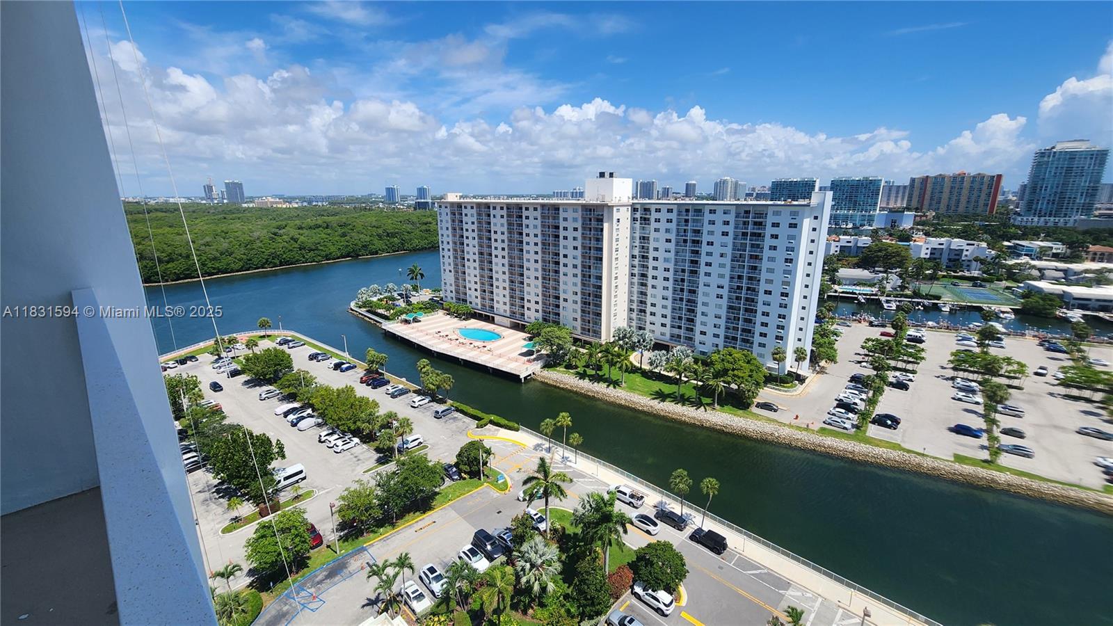 500 Bayview Dr #1725, Sunny Isles Beach, Florida image 3