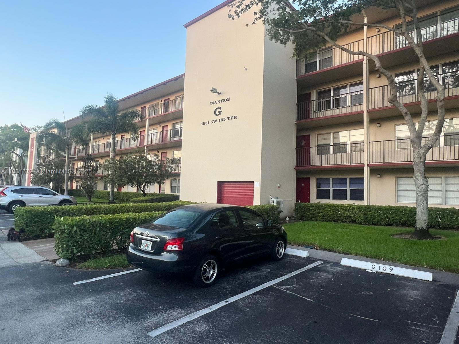 1551 SW 135th Ter #405G, Pembroke Pines, Florida image 2