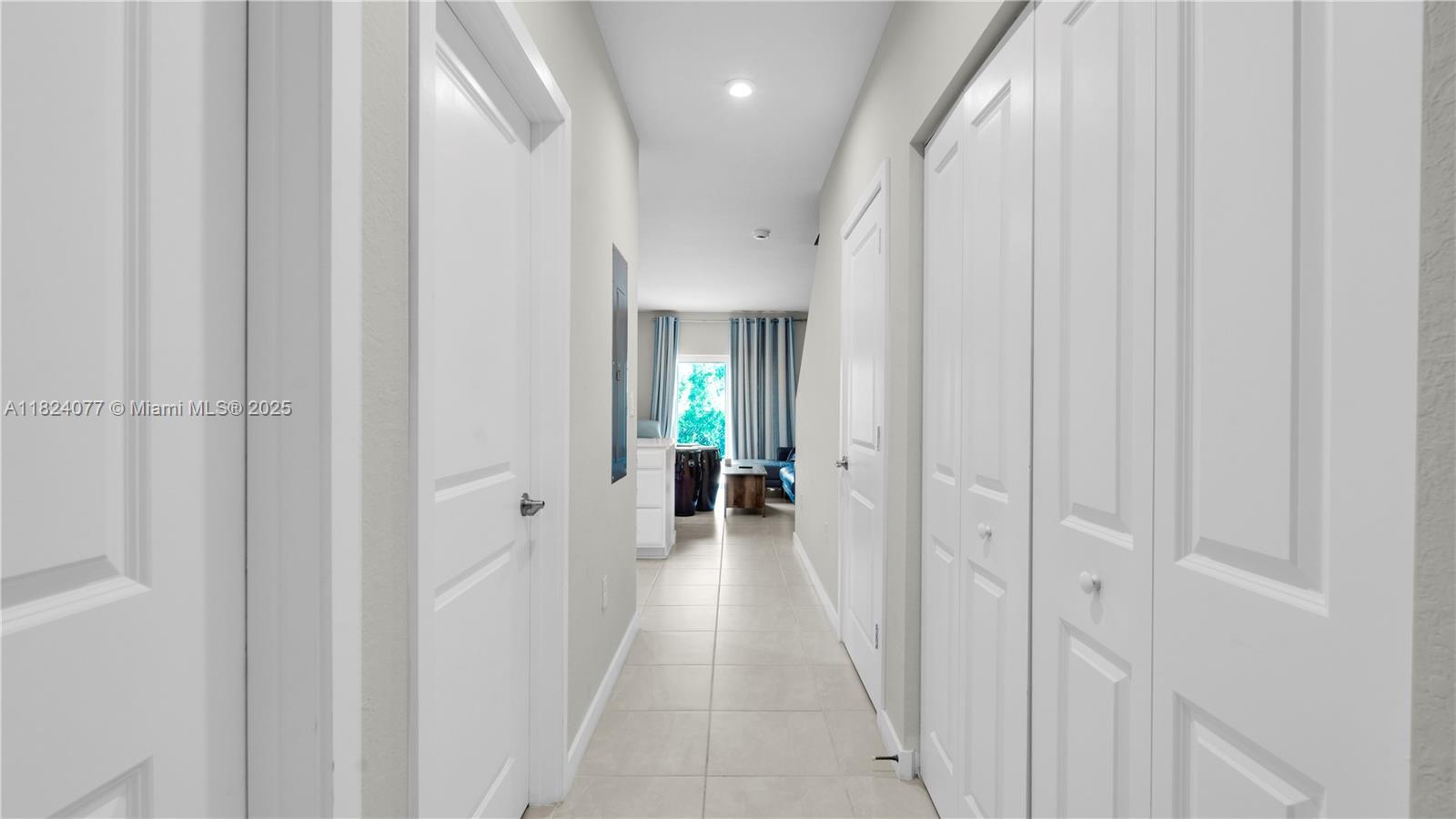 1025 NW 4th Ter, Florida City, Florida image 3