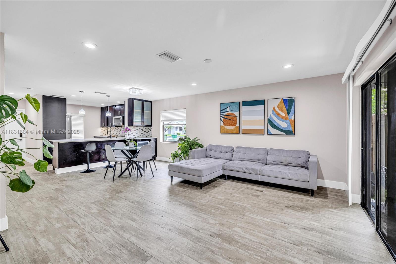 10527 NW 6th St, Pembroke Pines, Florida image 15