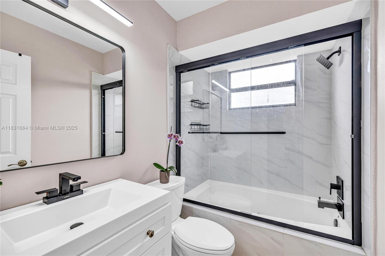 10527 NW 6th St, Pembroke Pines, Florida image 32