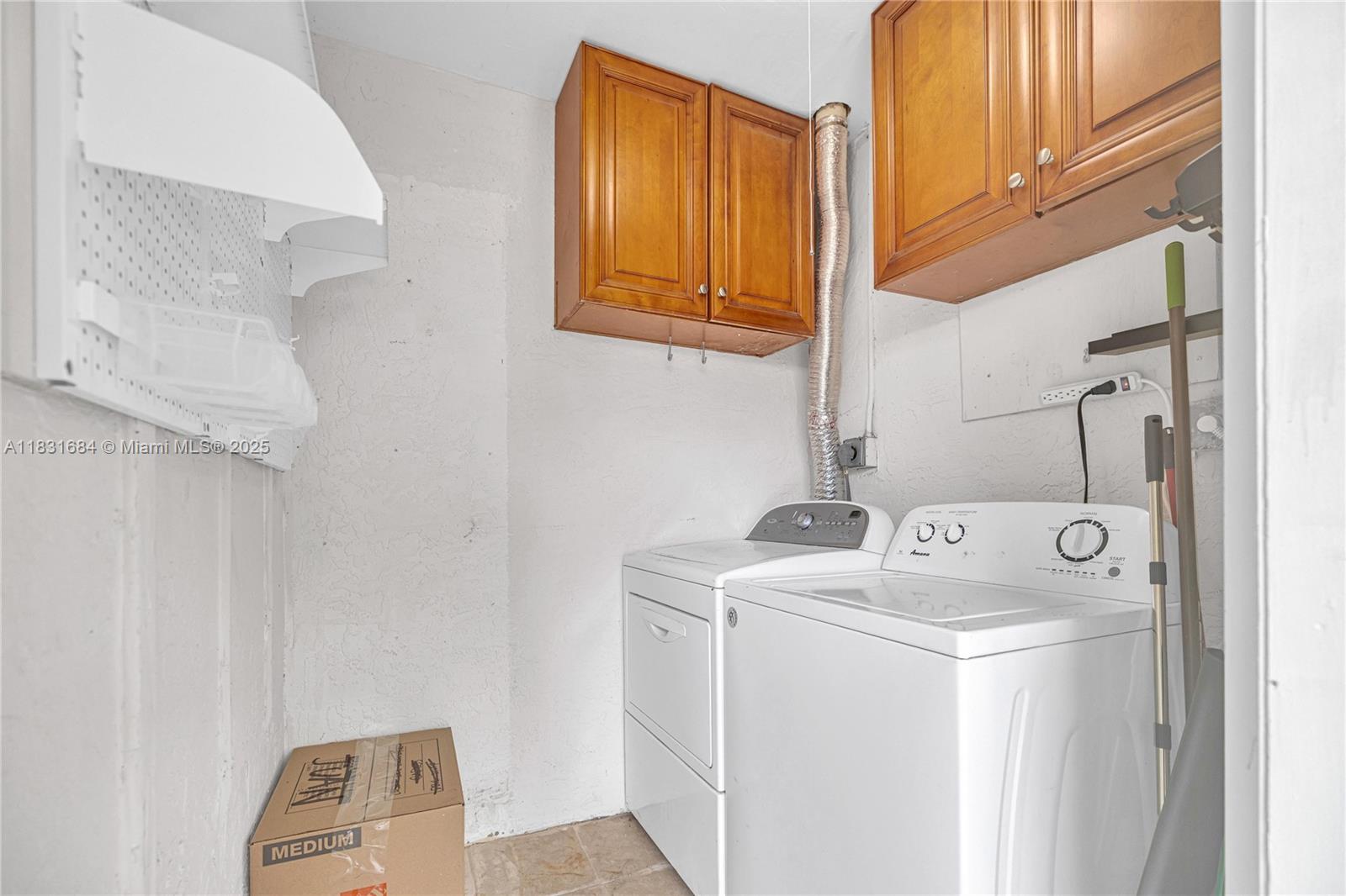 10527 NW 6th St, Pembroke Pines, Florida image 34