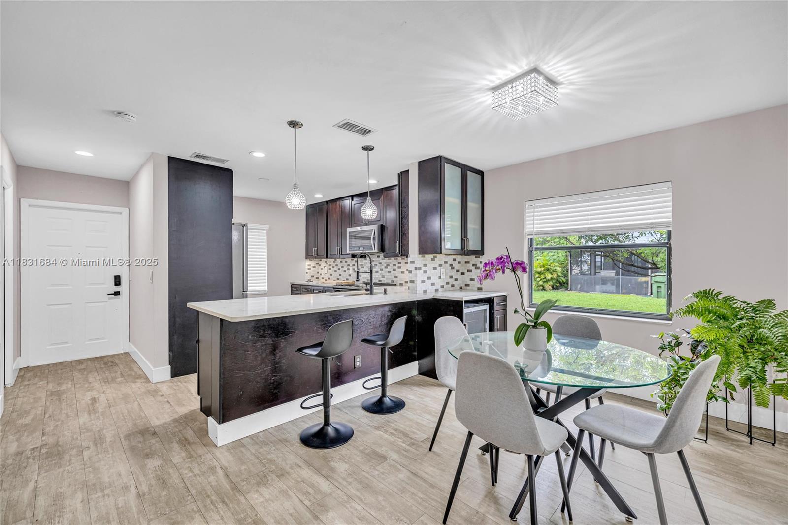 10527 NW 6th St, Pembroke Pines, Florida image 5