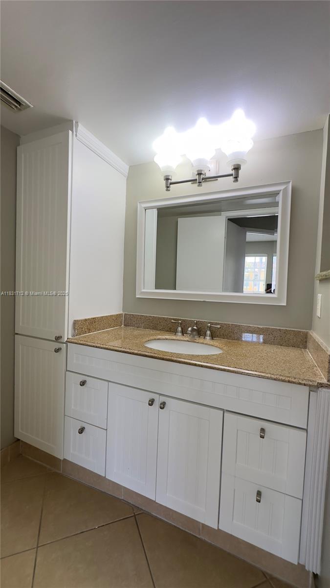1145 Lake Shore Dr #205, Lake Park, Florida image 16