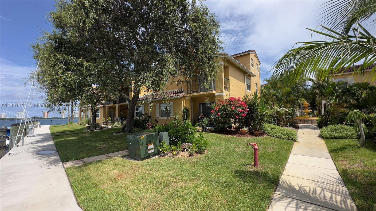 1145 Lake Shore Dr #205, Lake Park, Florida image 20