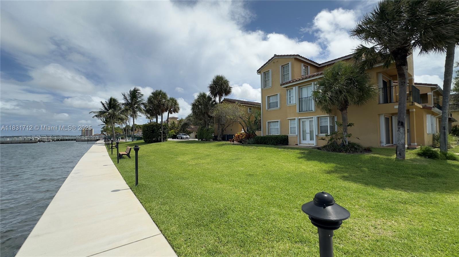 1145 Lake Shore Dr #205, Lake Park, Florida image 21