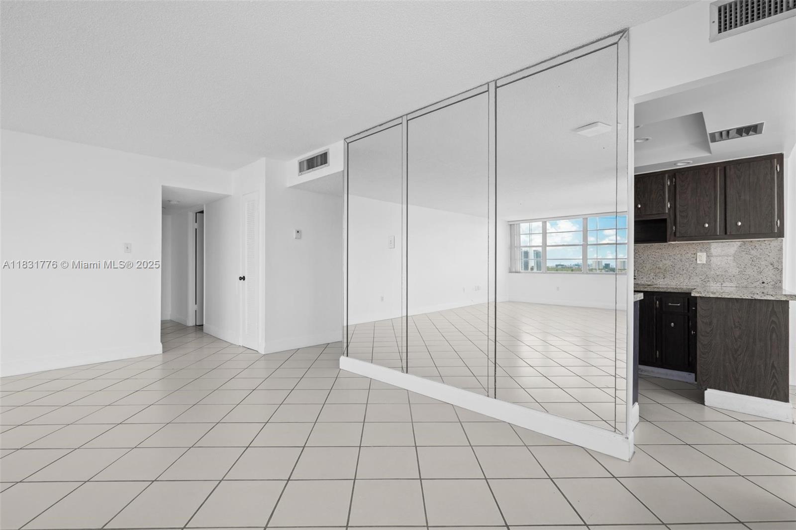 18081 Biscayne Blvd #1205, Aventura, Florida image 23