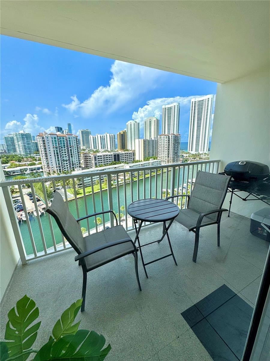 300 Bayview Dr #1603, Sunny Isles Beach, Florida image 12