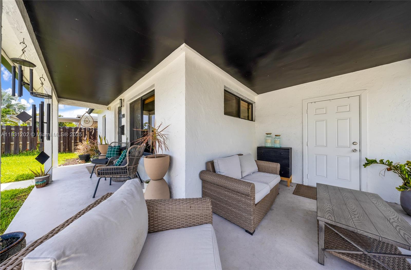 210 NE 51st Ct, Oakland Park, Florida image 5