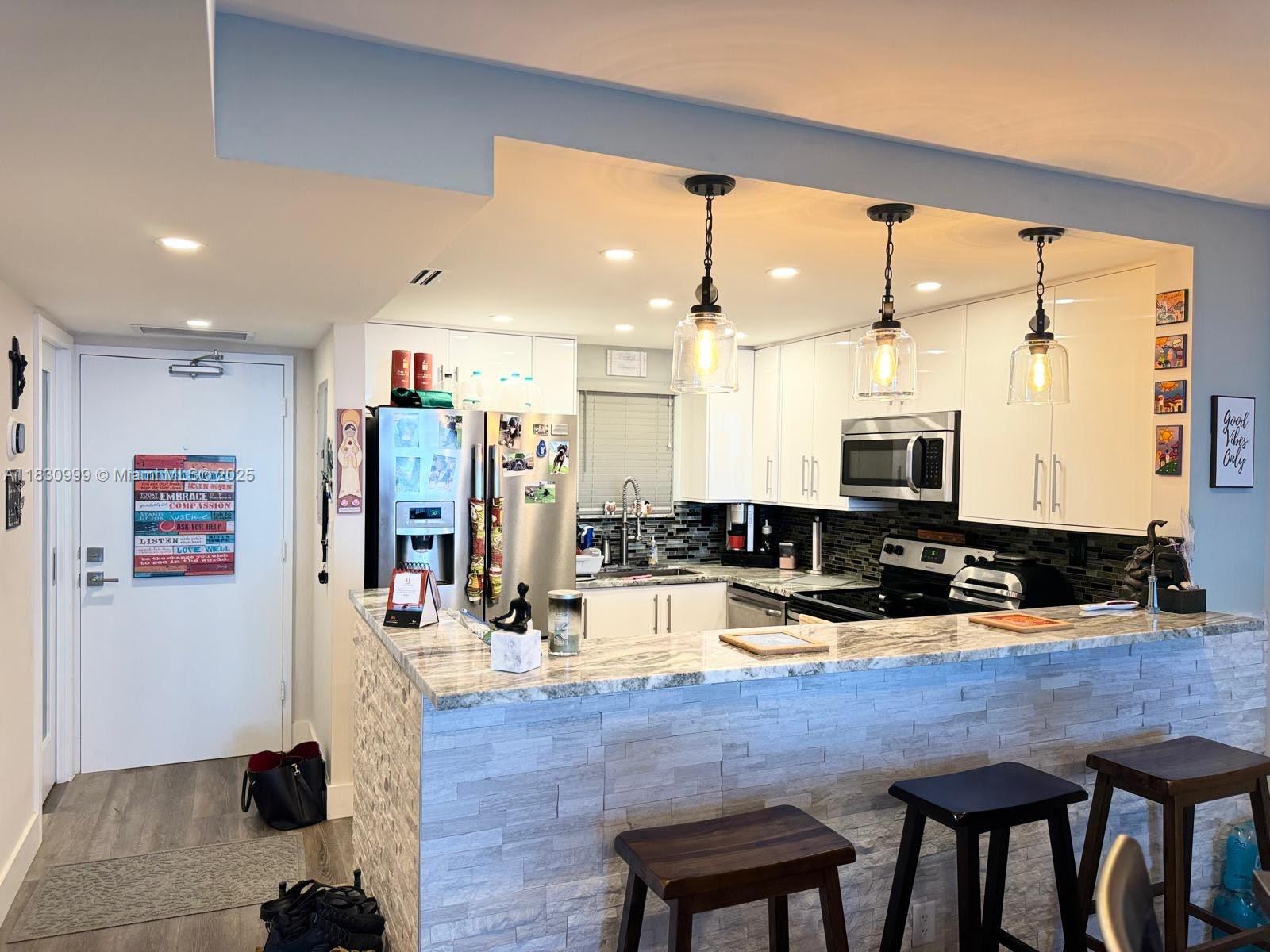 400 N Surf Rd #804, Hollywood, Florida image 3