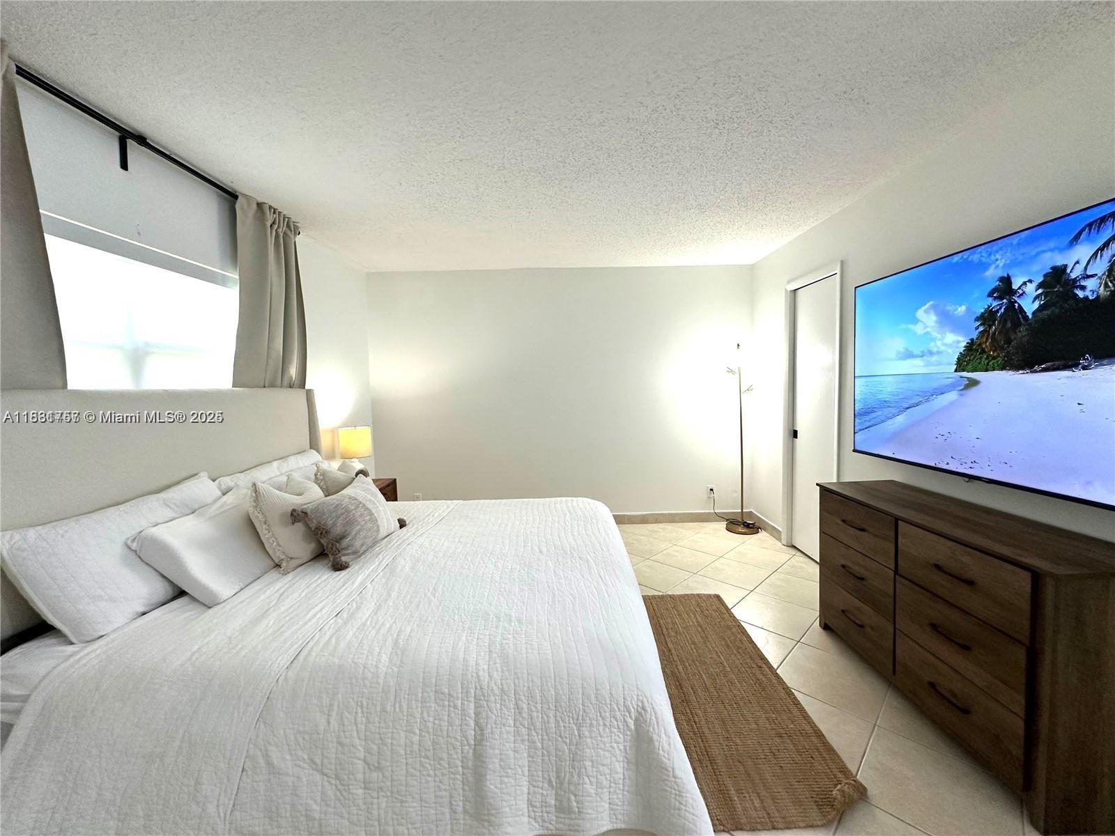 620 NE 12th Ave #102, Hallandale Beach, Florida image 11