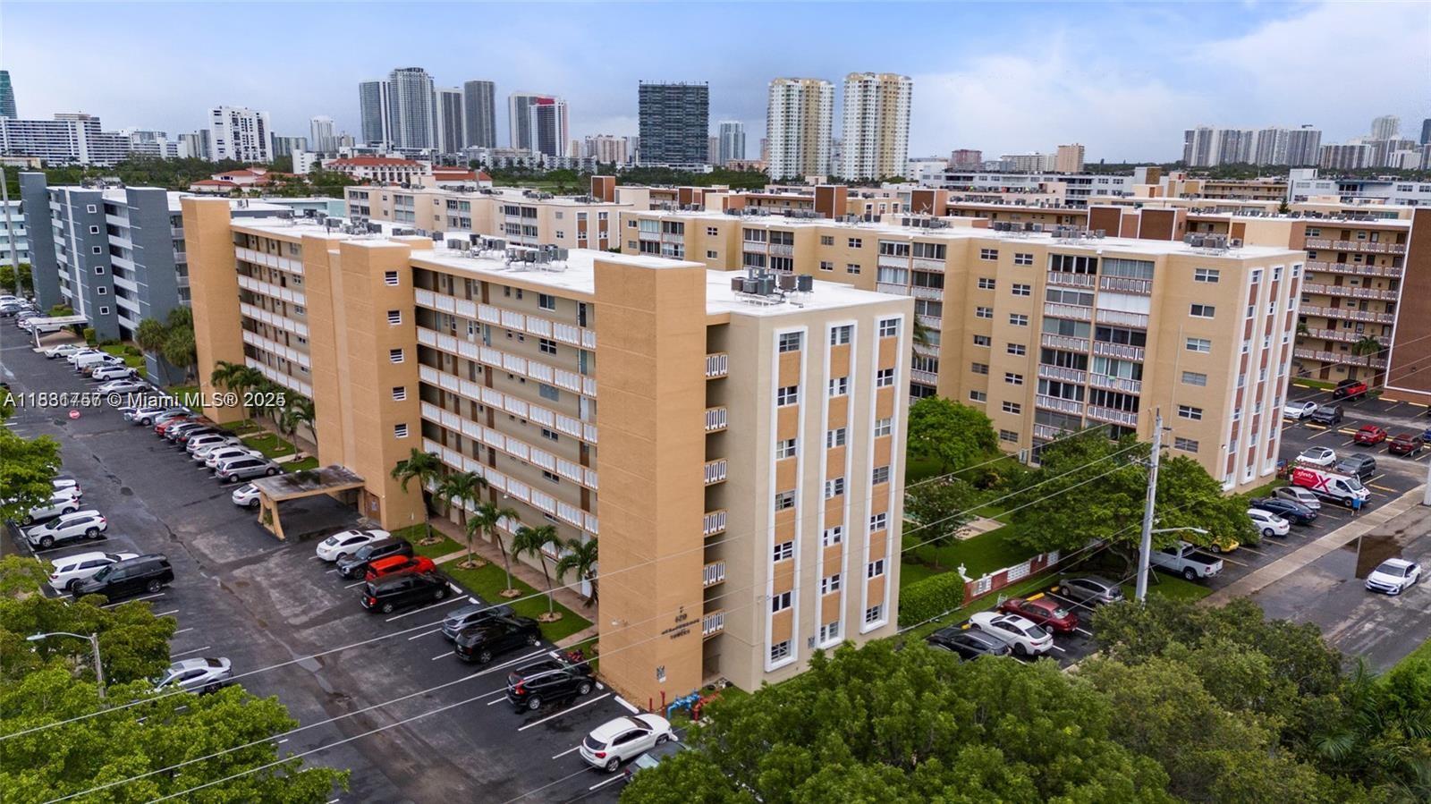 620 NE 12th Ave #102, Hallandale Beach, Florida image 23