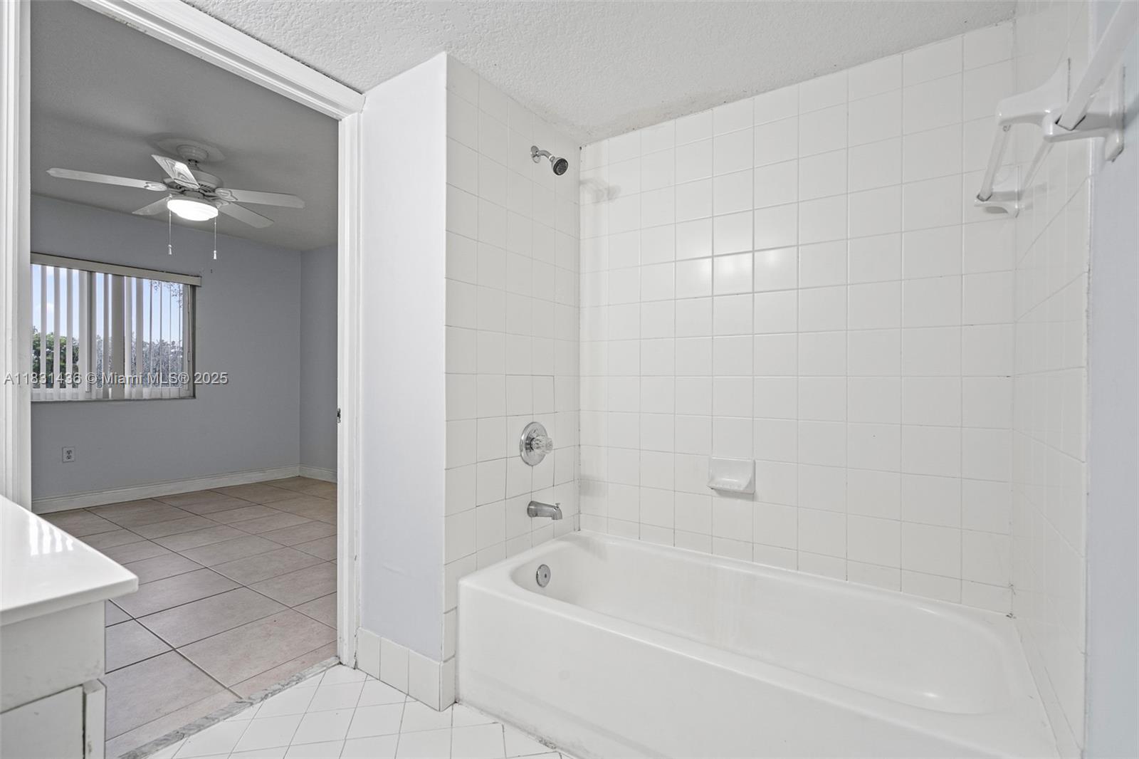 980 NE 33rd Ter #104, Homestead, Florida image 11