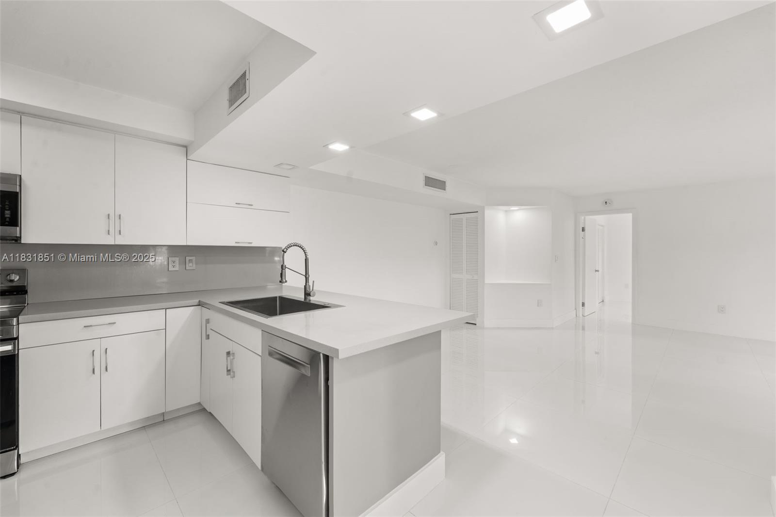 4720 NW 102nd Ave #108-21, Doral, Florida image 2