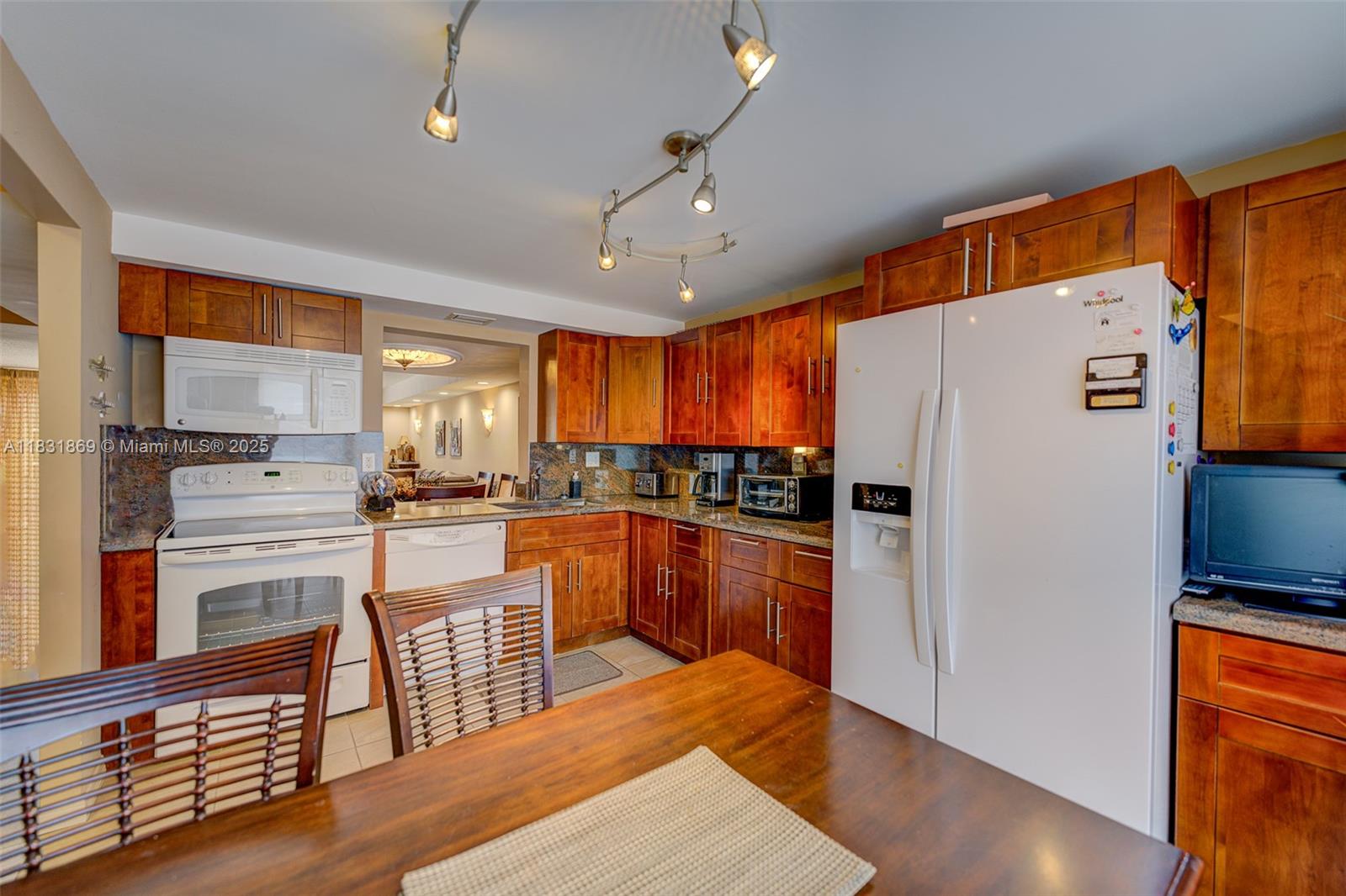 1014 NE 25th Ave #140, Hallandale Beach, Florida image 10