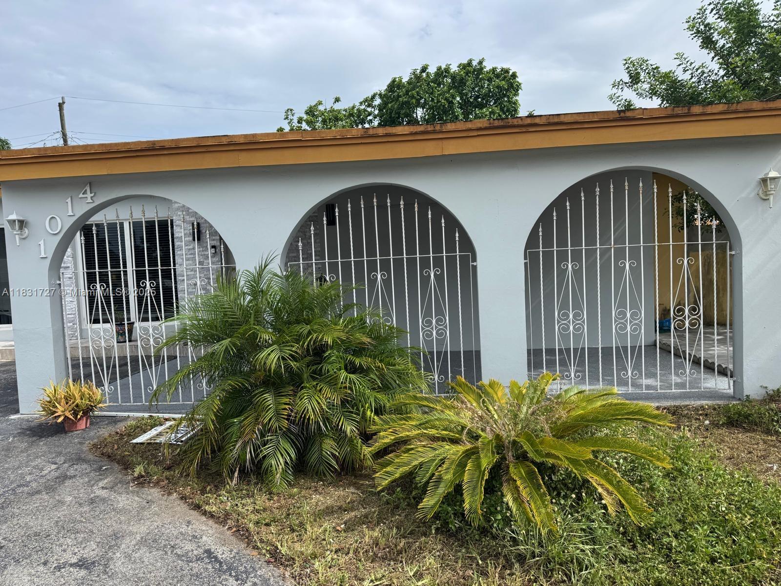 1014 W 68th St, Hialeah, Florida image 1