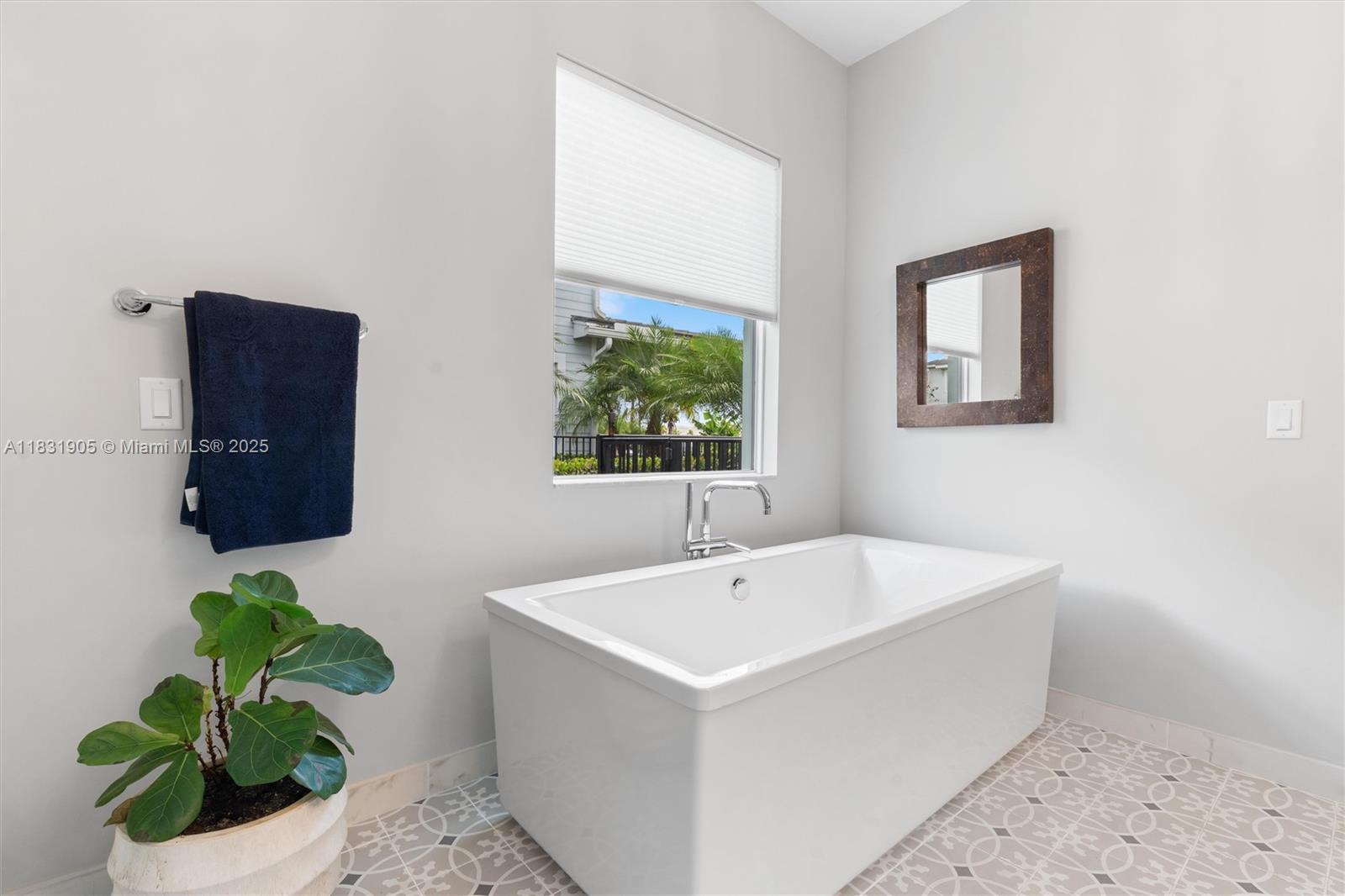 9369 Crestview Cir, Palm Beach Gardens, Florida image 21