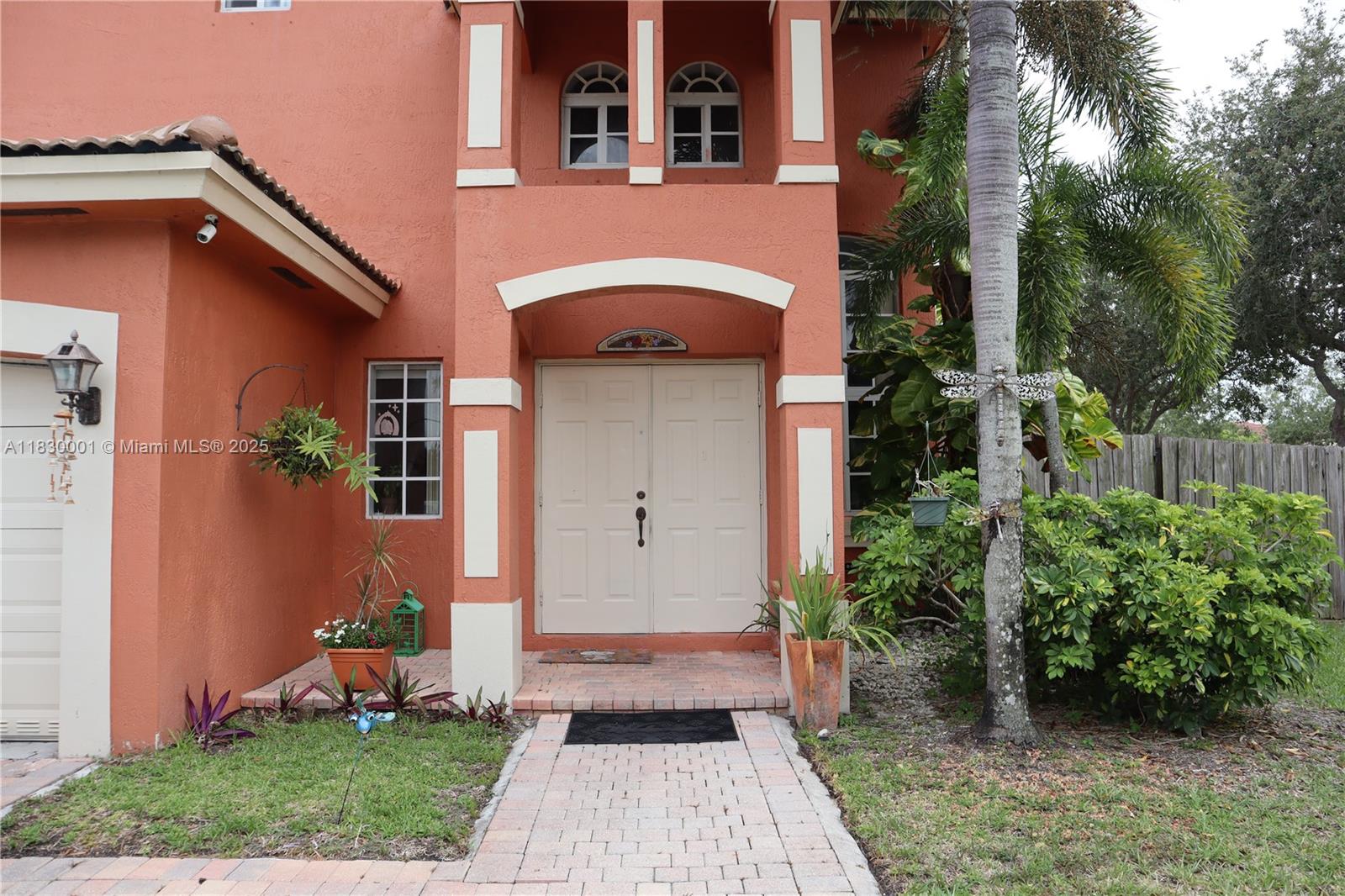 1510 SE 22nd Ln, Homestead, Florida image 2