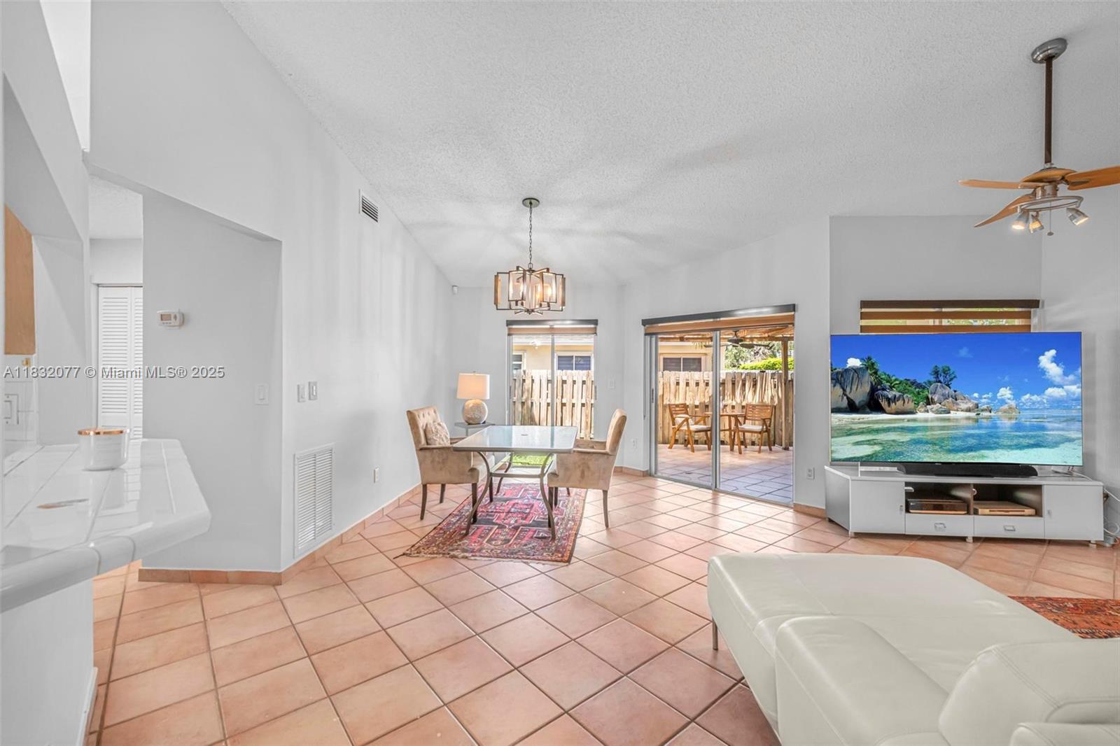 10016 NW 51st Ter, Doral, Florida image 5