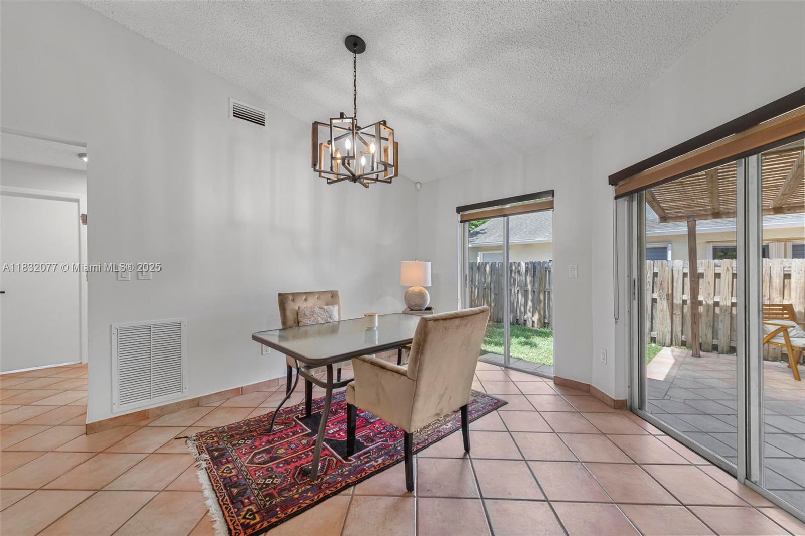 10016 NW 51st Ter, Doral, Florida image 8