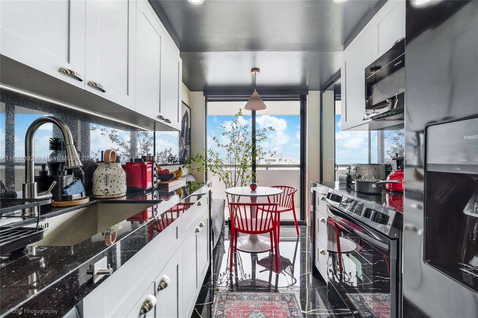 2555 Collins Ave #PH114, Miami Beach, Florida image 6