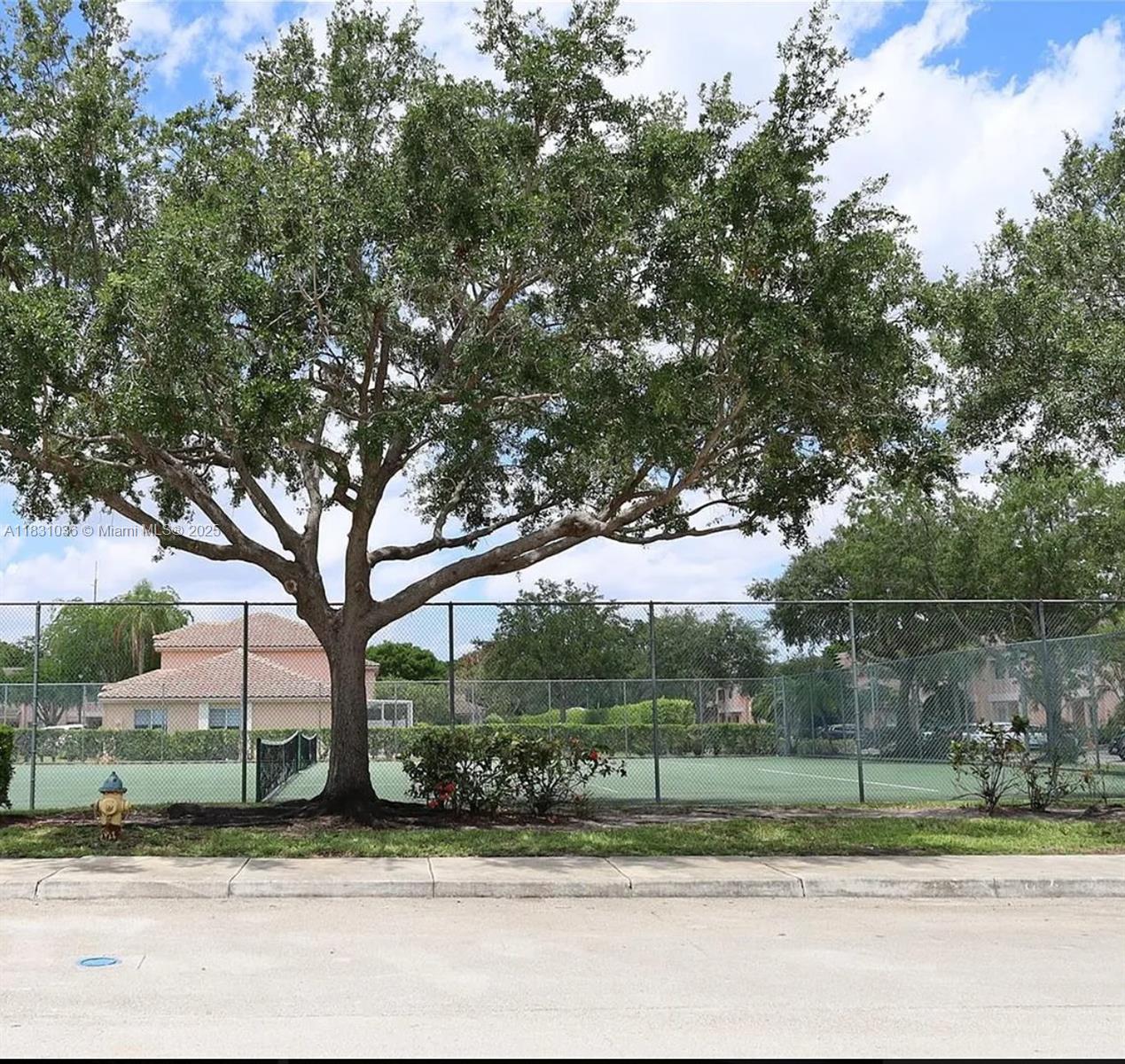 521 NW 208th Cir, Pembroke Pines, Florida image 3