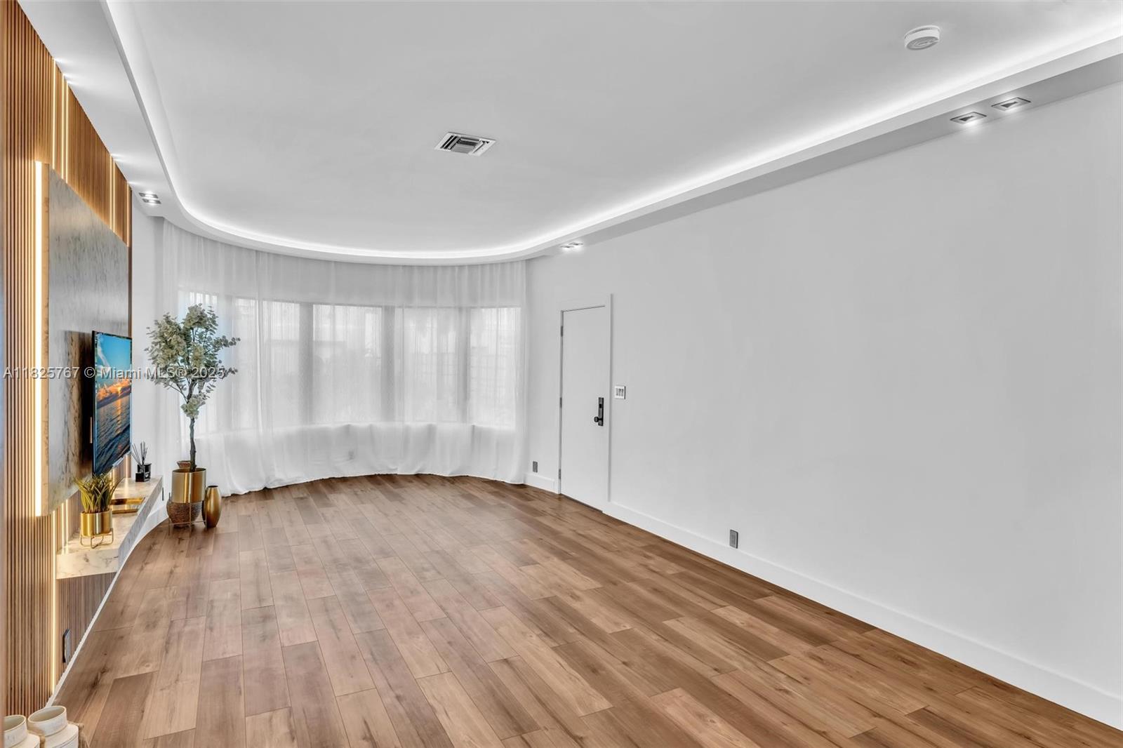 9448 Abbott Ave, Surfside, Florida image 20
