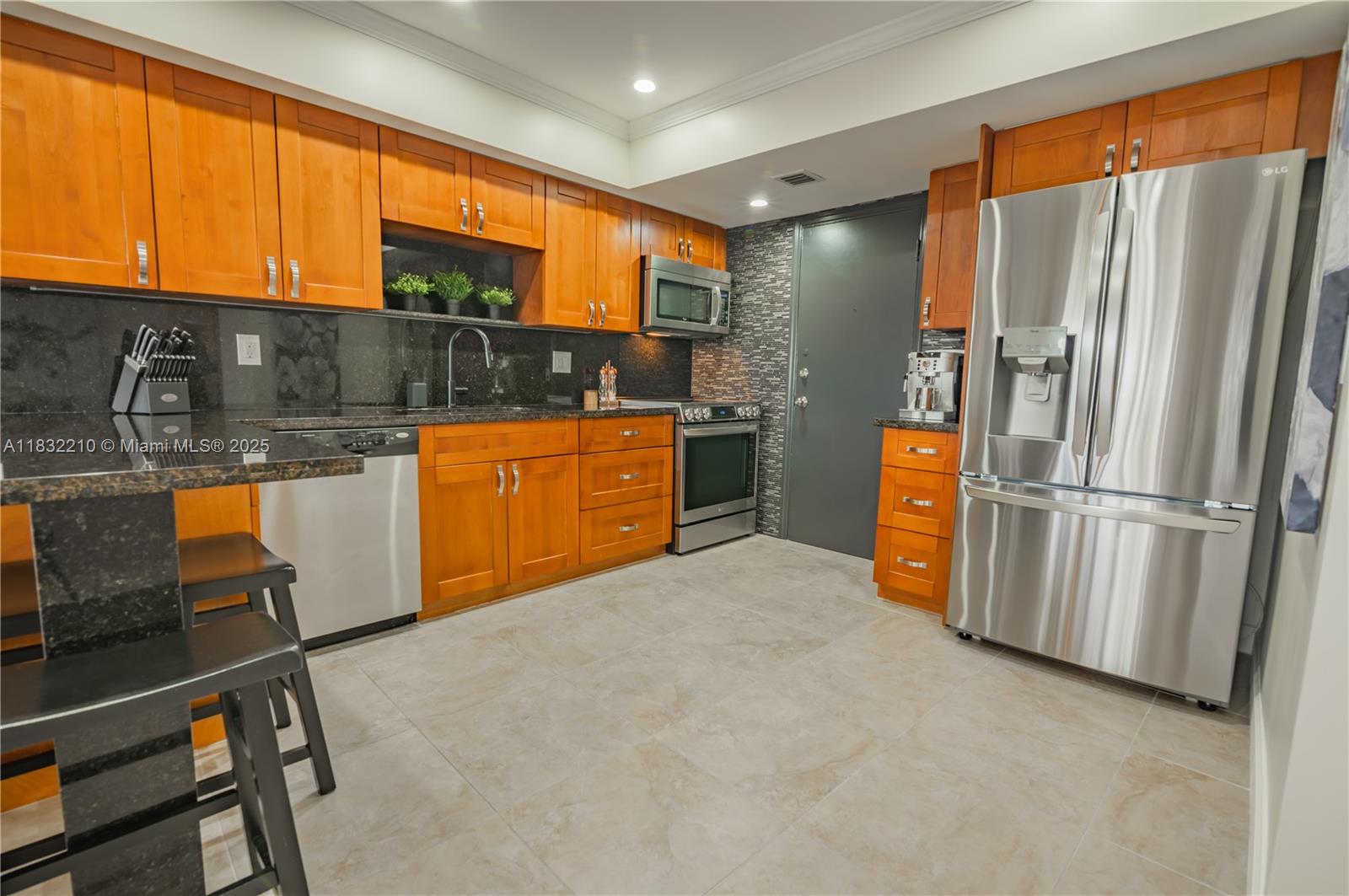 Residential, Hallandale Beach, Florida image 9