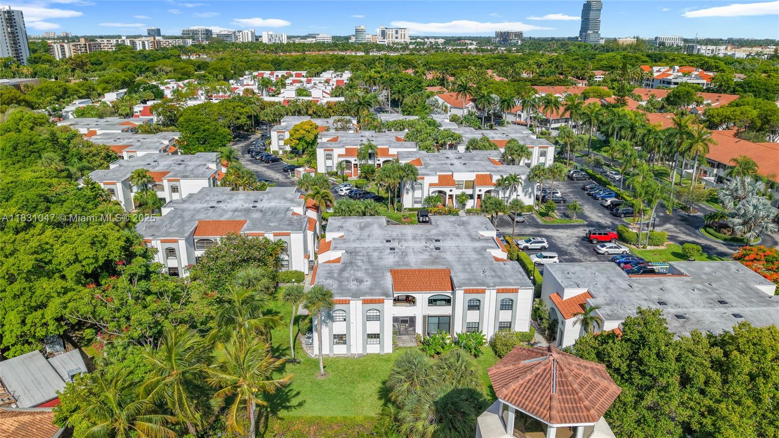 3552 Magellan Cir #122, Aventura, Florida image 20