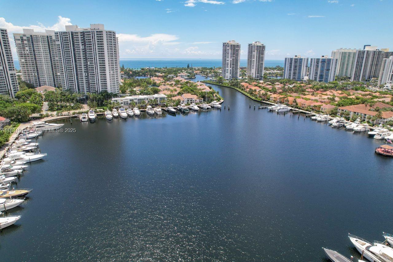 3552 Magellan Cir #122, Aventura, Florida image 6