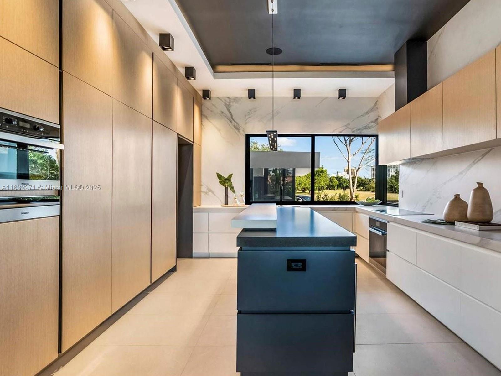 2456 Prairie Ave, Miami Beach, Florida image 10