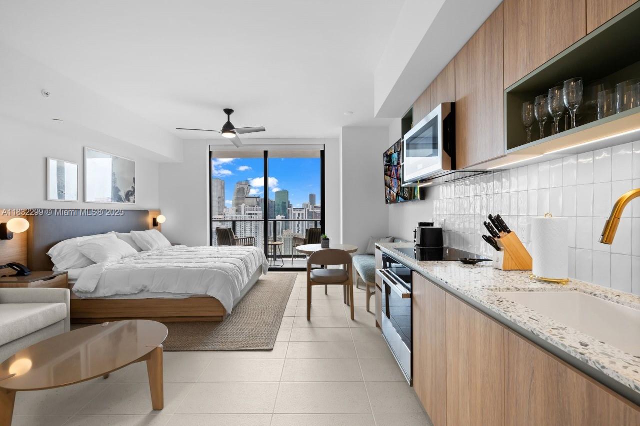 Condo for Sale in Miami, FL
