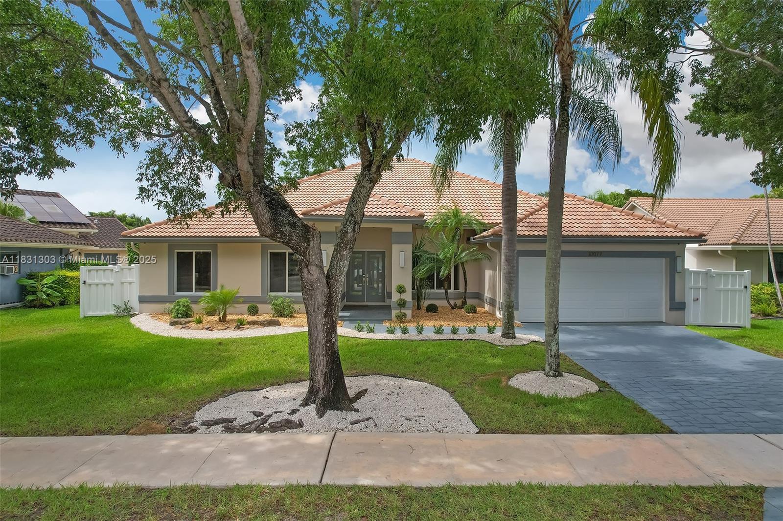 10077 N Springs Way, Coral Springs, Florida image 1