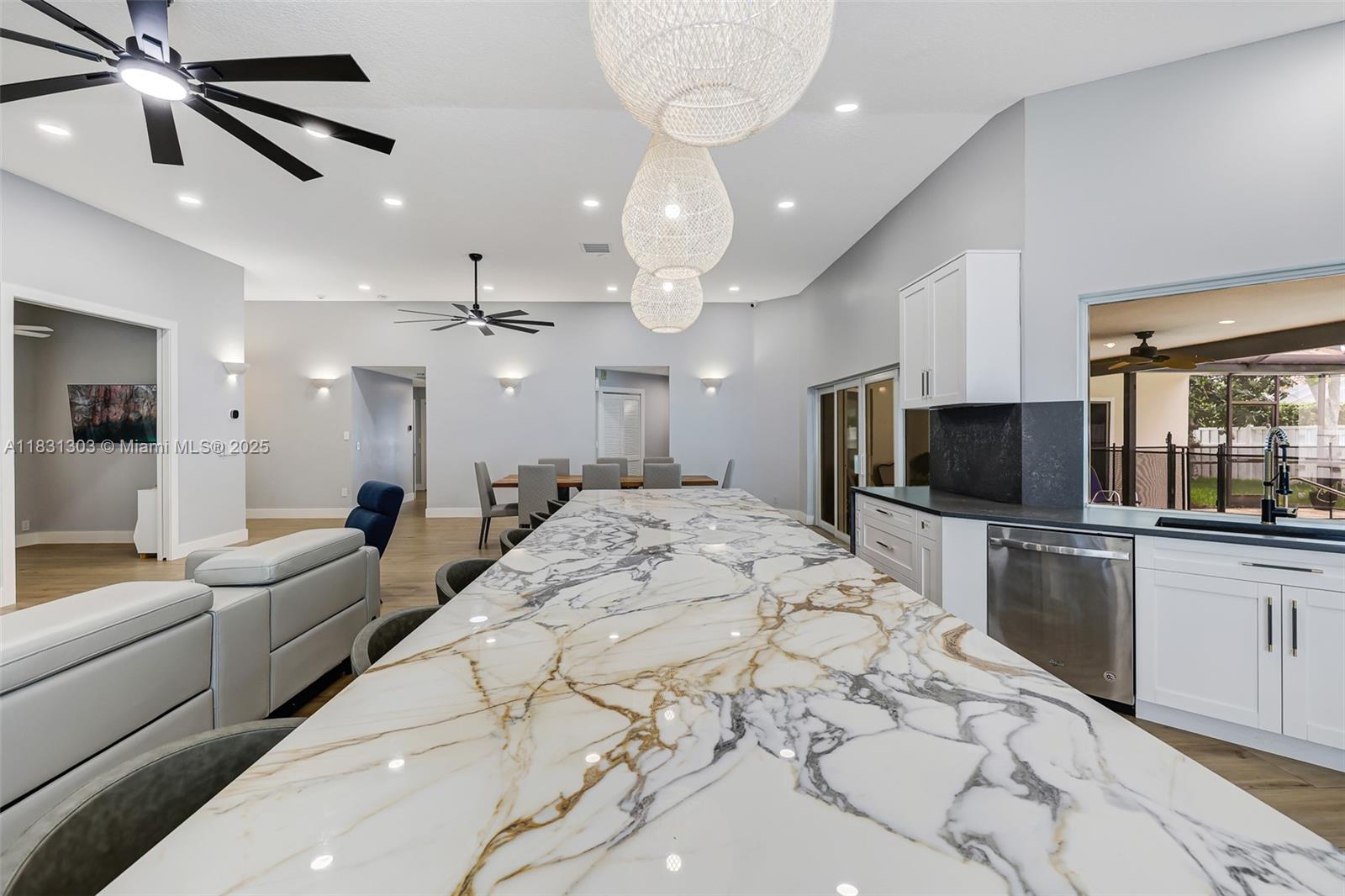 10077 N Springs Way, Coral Springs, Florida image 17
