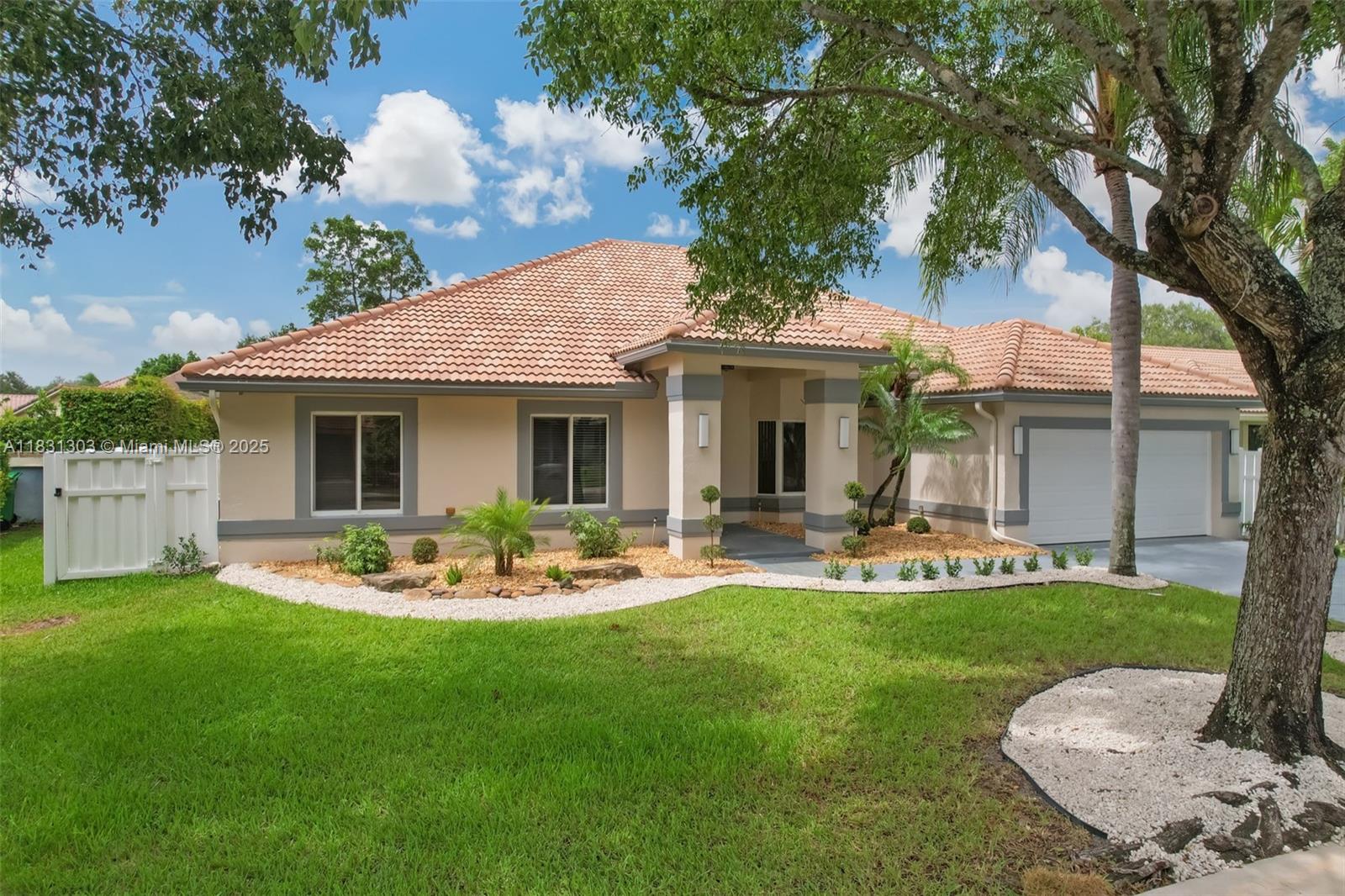 10077 N Springs Way, Coral Springs, Florida image 4
