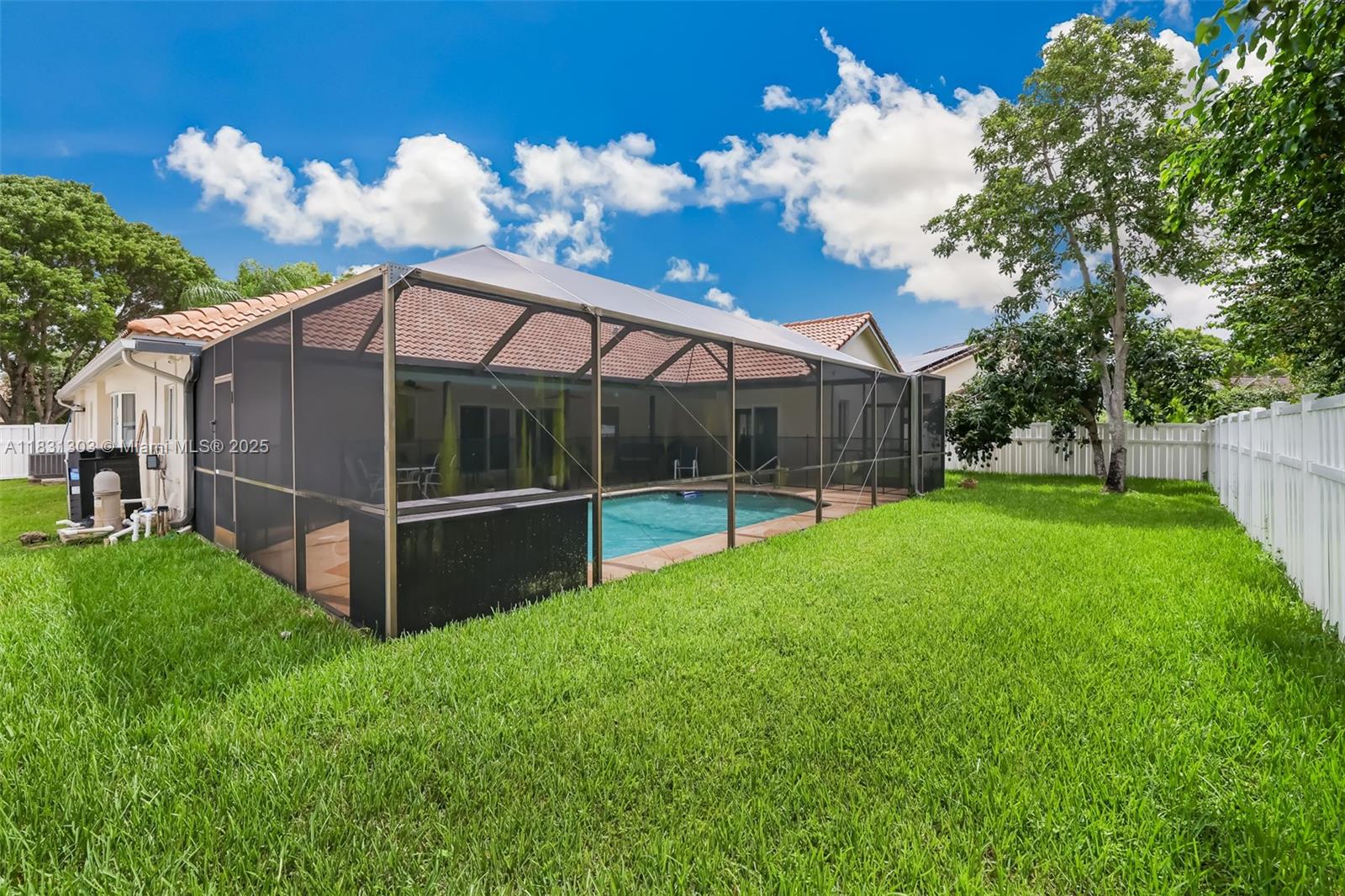 10077 N Springs Way, Coral Springs, Florida image 47