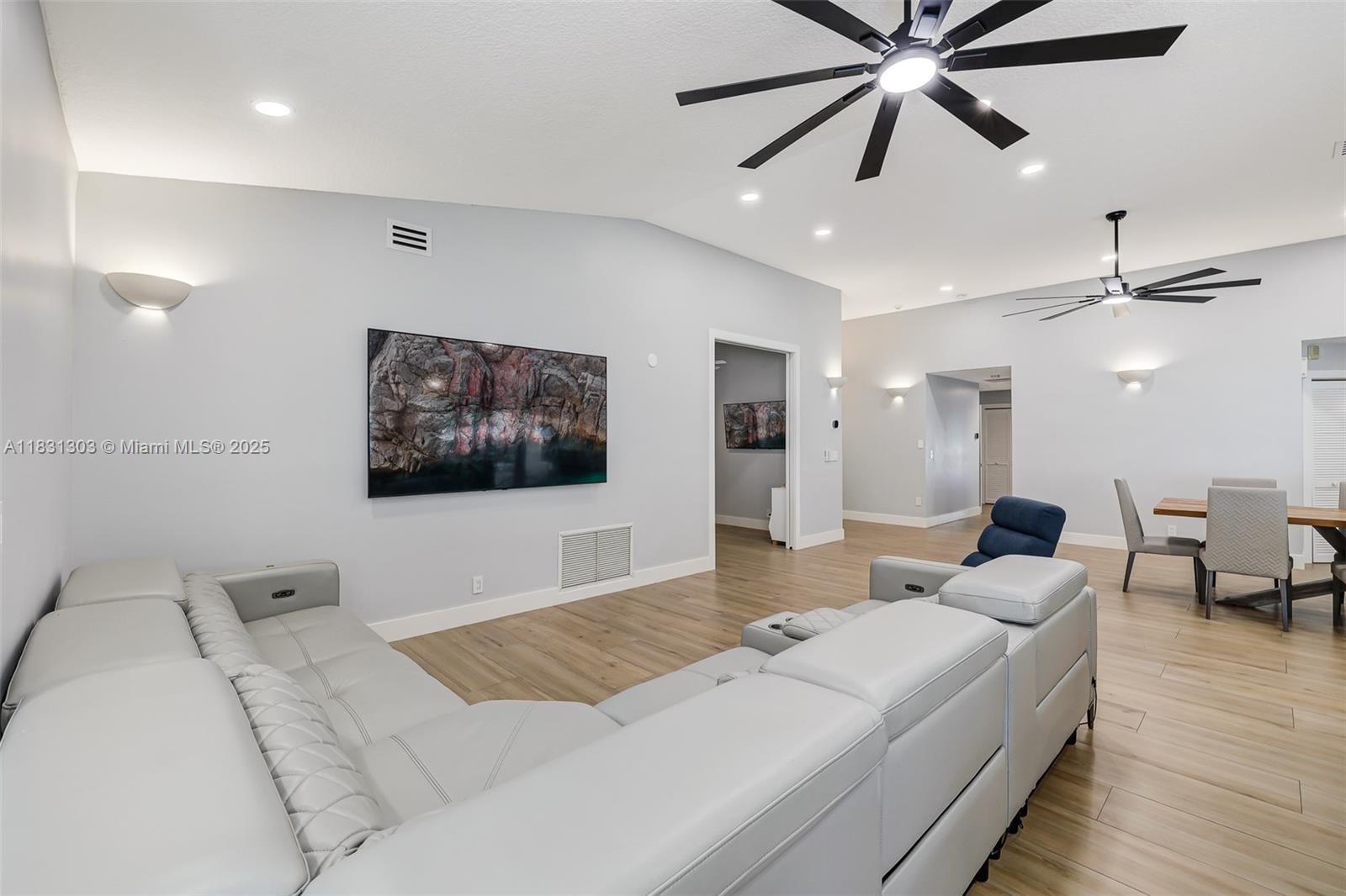 10077 N Springs Way, Coral Springs, Florida image 6