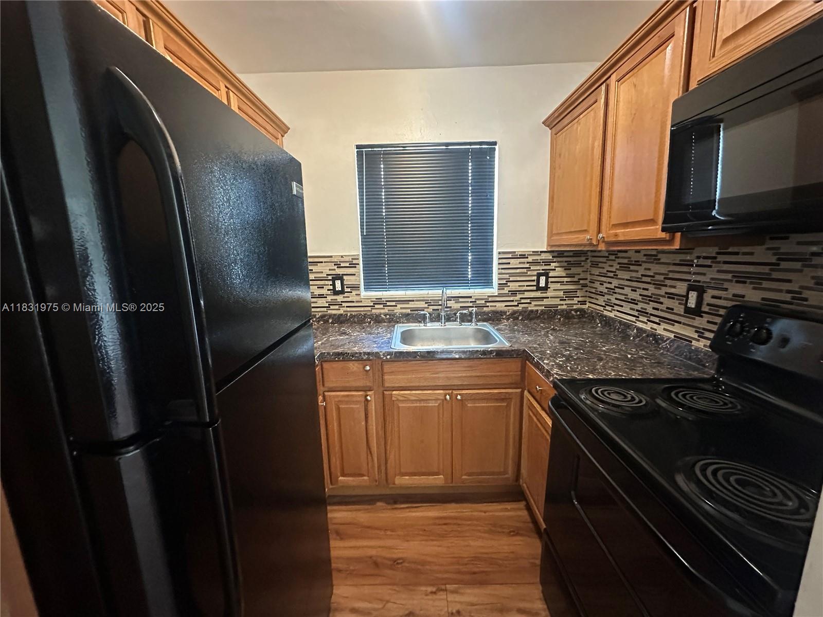 Property photo # 9