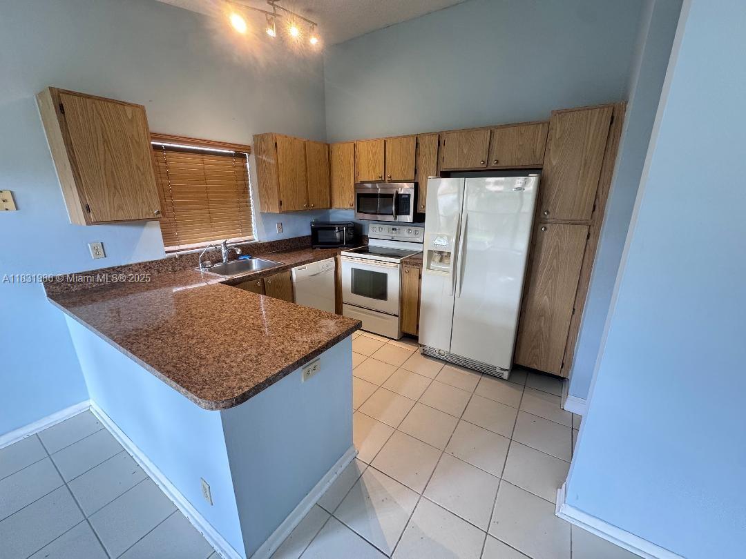 3160 NW 108th Ter, Sunrise, Florida image 7