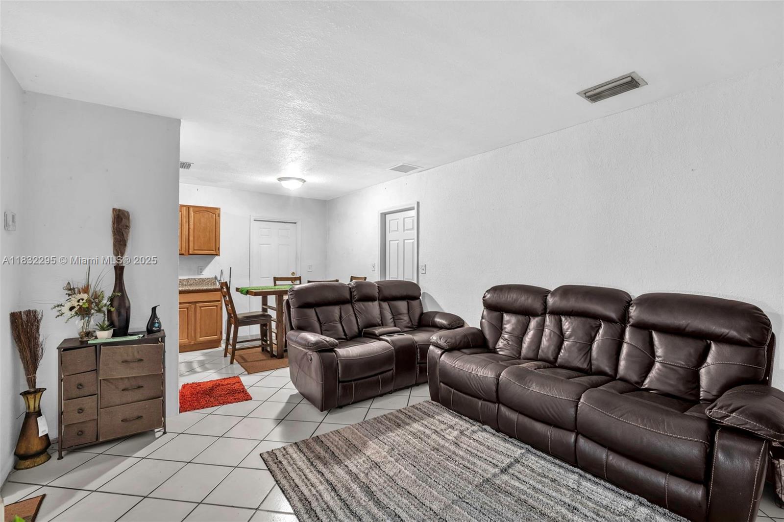 3010 NW 171st Ter, Miami Gardens, Florida image 4