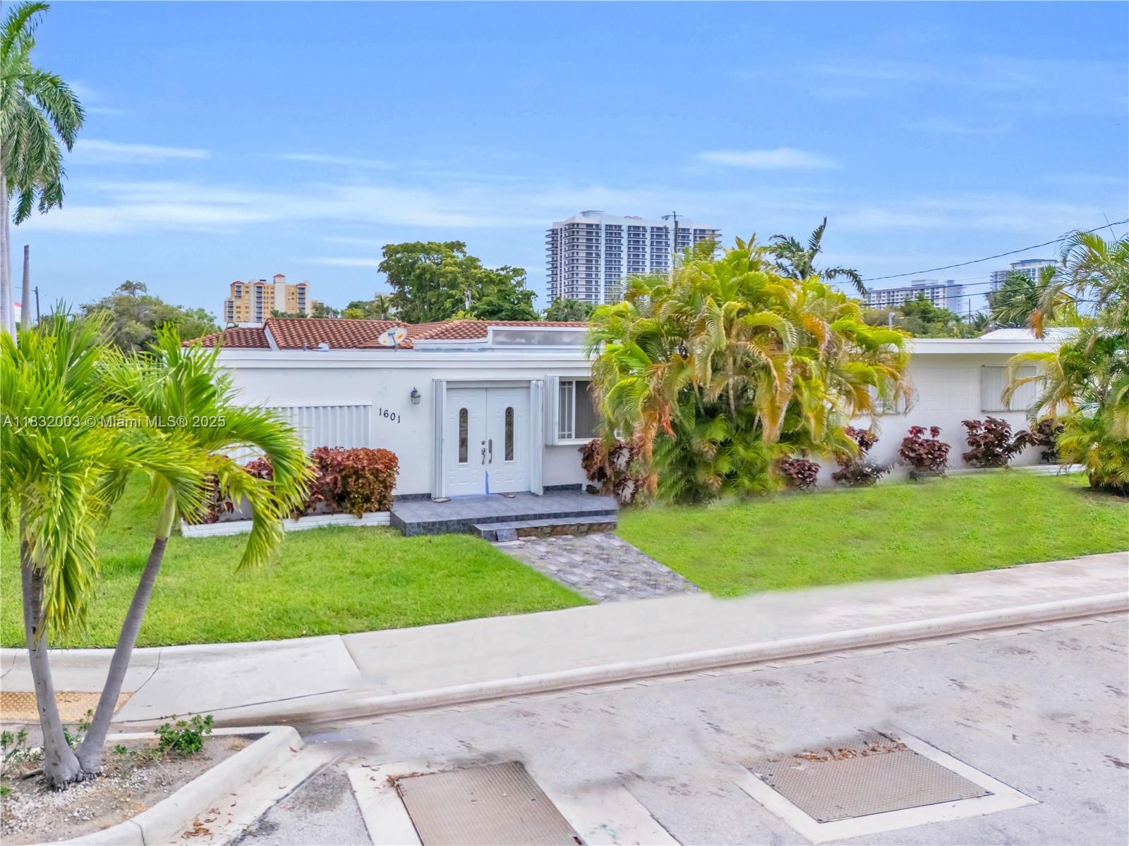 1601 S Treasure Dr, North Bay Village, Florida image 10