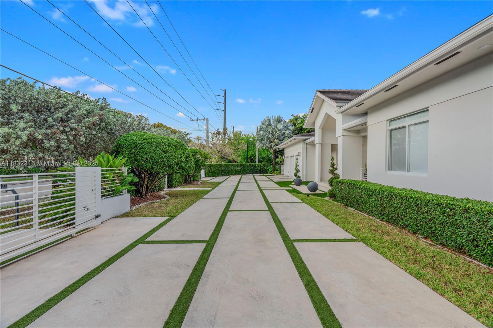 12401 SW 82nd Ave, Pinecrest, Florida image 13