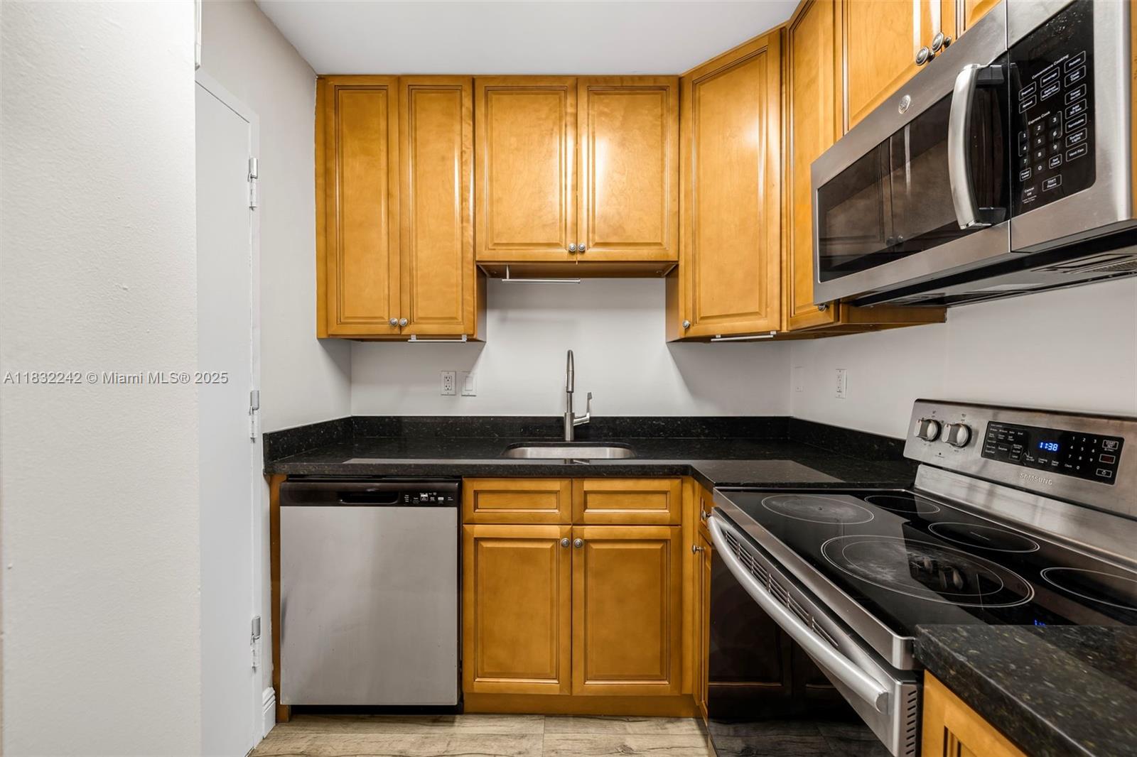 1205 Mariposa Ave #308, Coral Gables, Florida image 16
