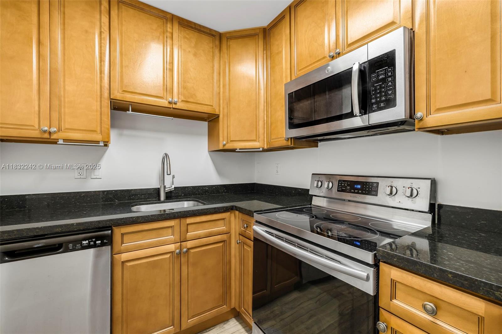 1205 Mariposa Ave #308, Coral Gables, Florida image 17