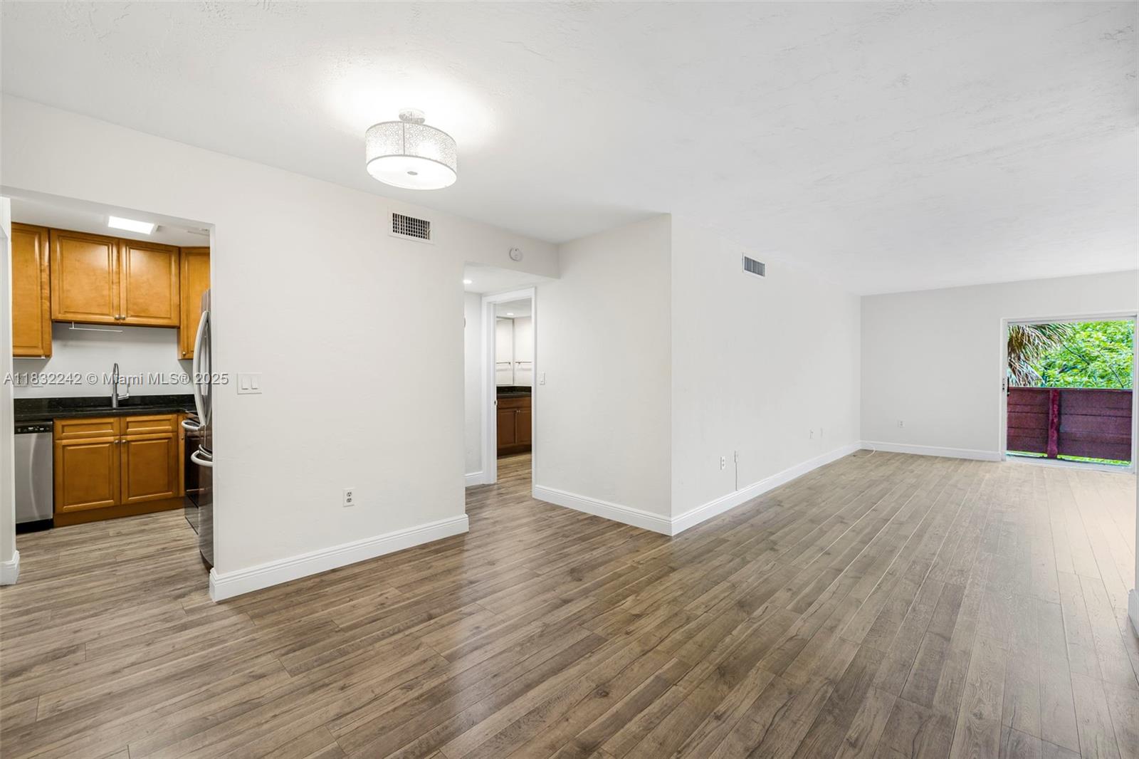1205 Mariposa Ave #308, Coral Gables, Florida image 6
