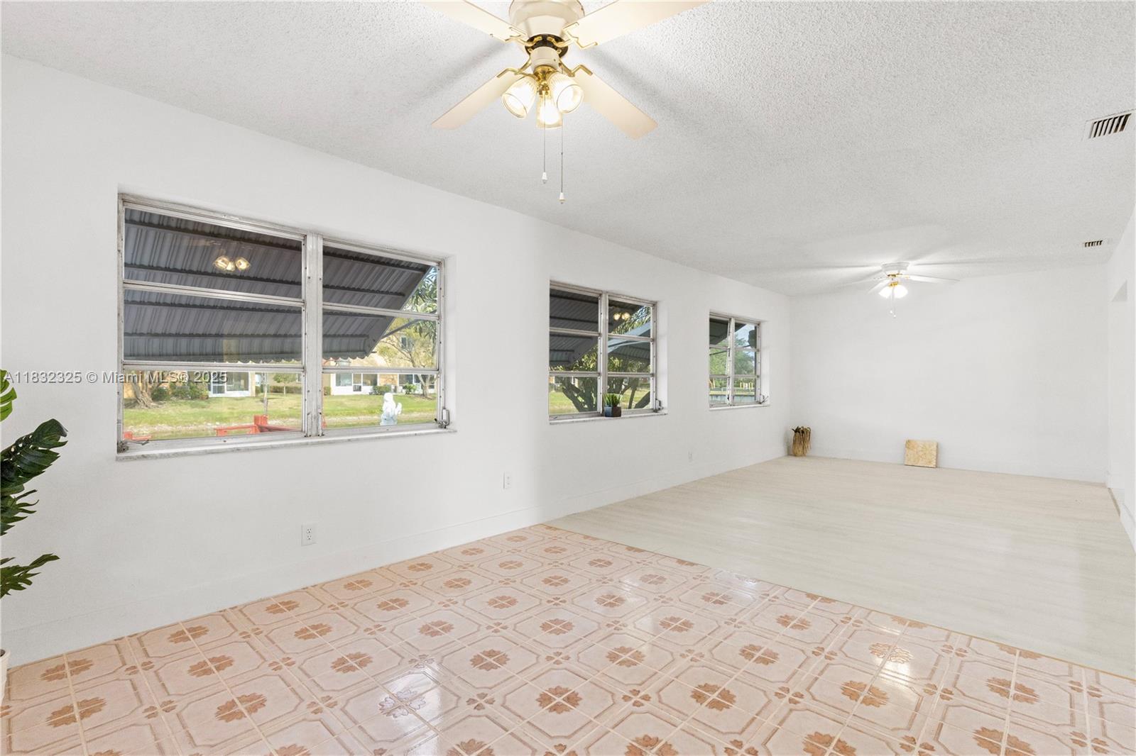 5706 NW 81st Ave, Tamarac, Florida image 22